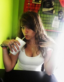 Awesome Amateur Cleavage